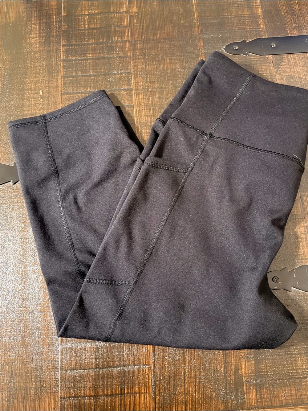 Earth Yoga Capri Leggings